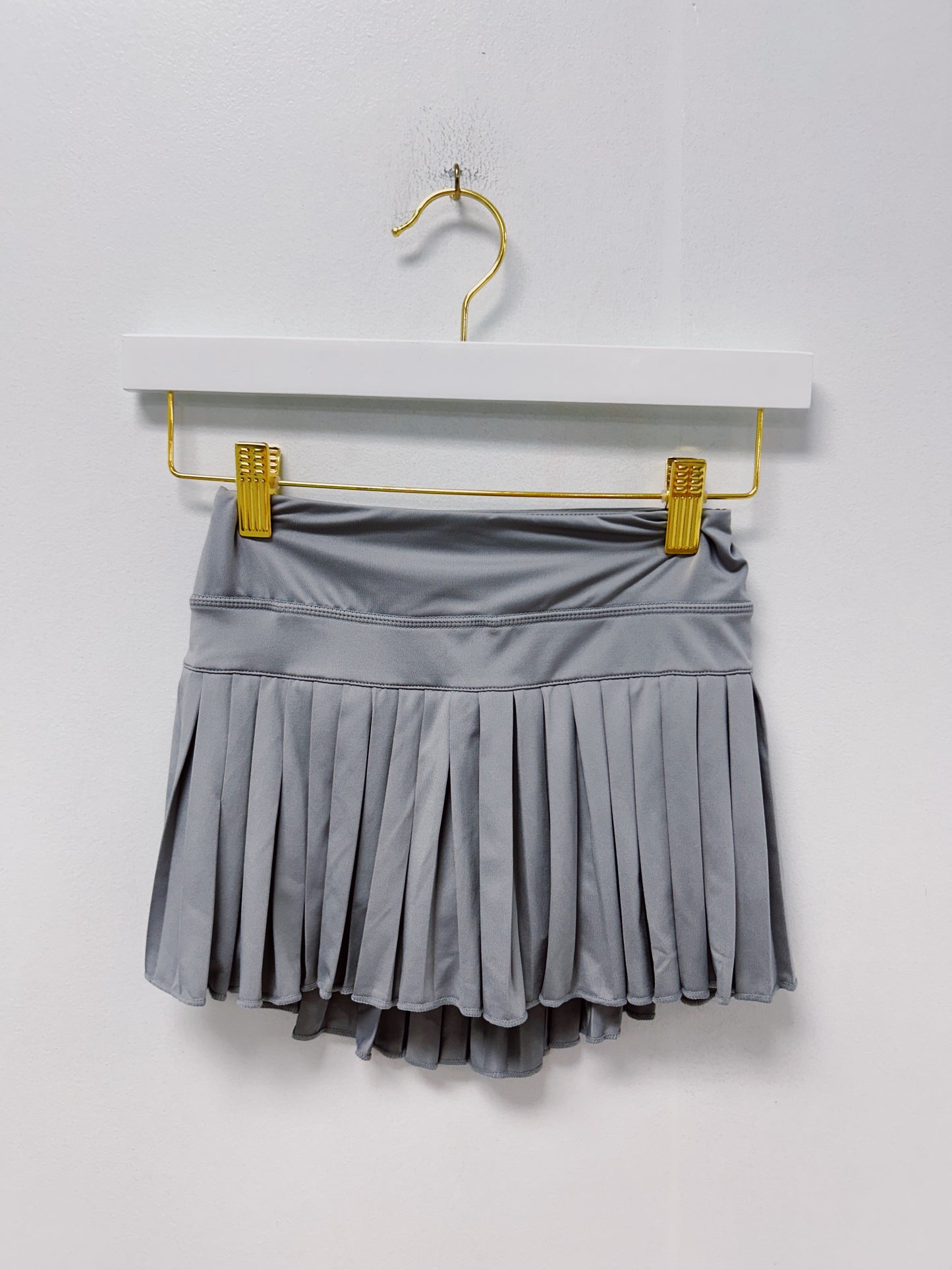 Azarhia Mini Pleated Skort- Gray