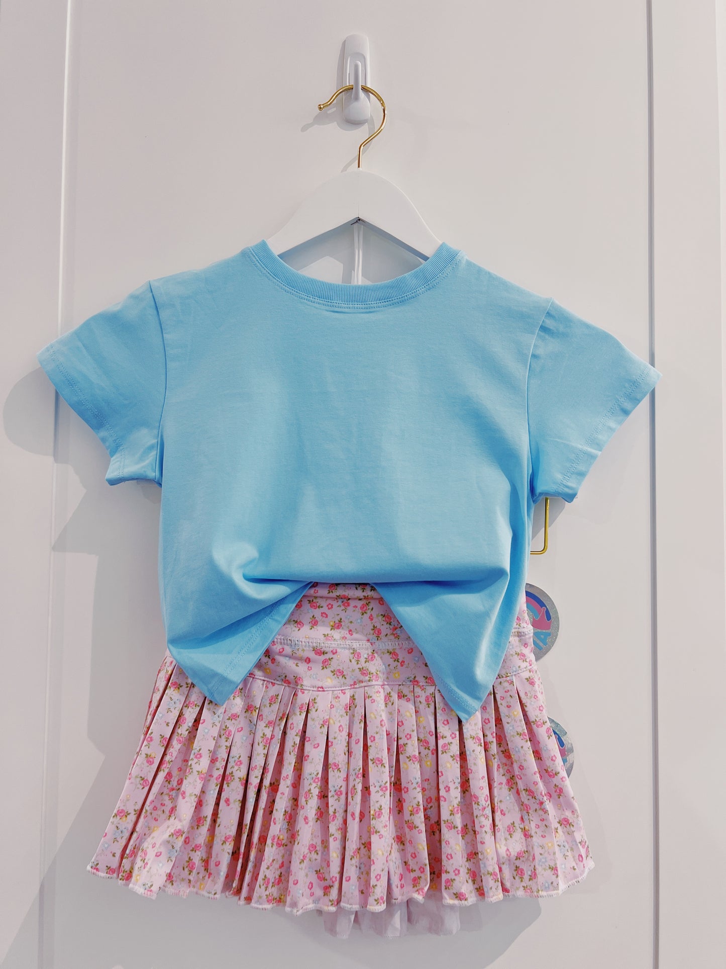 Azarhia Pretty in Pink Flowers Mini Pleated Skort