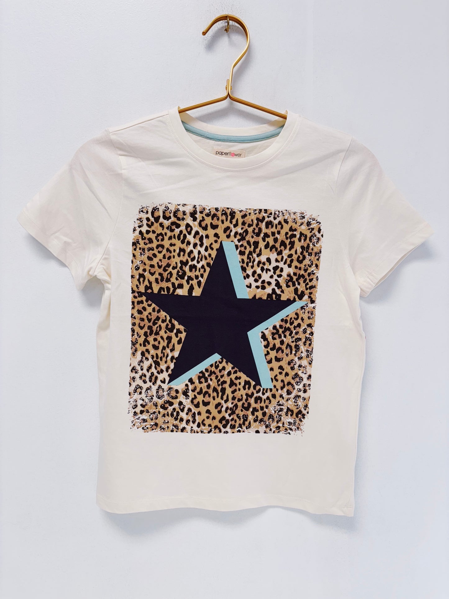 Paper Flower Gardenia Star Graphic Tee
