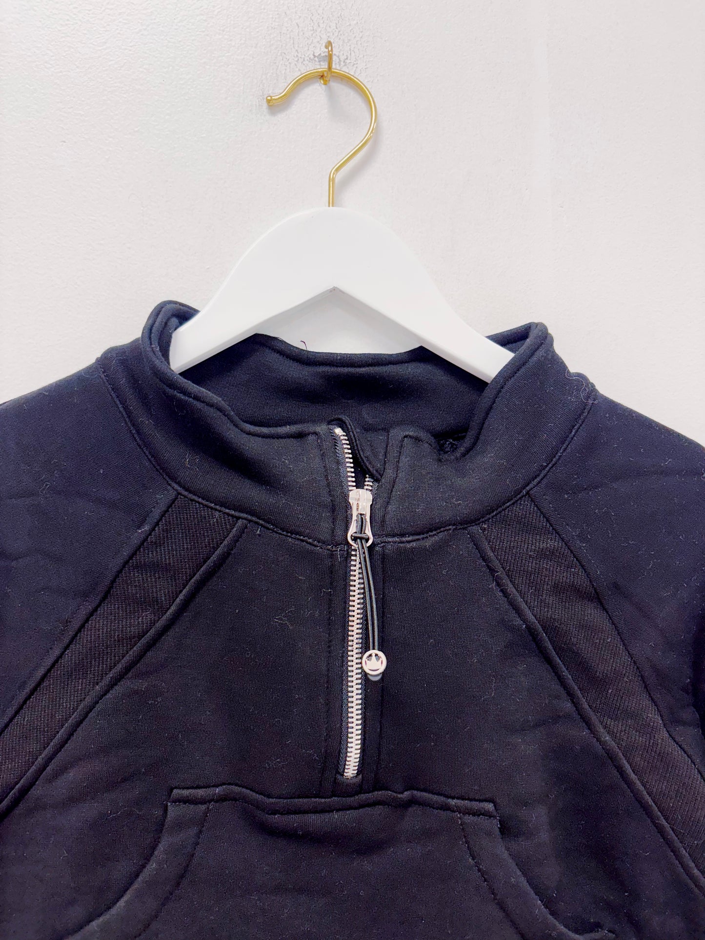 Azarhia Cropped 1/4 Zip Sweatshirt- Black