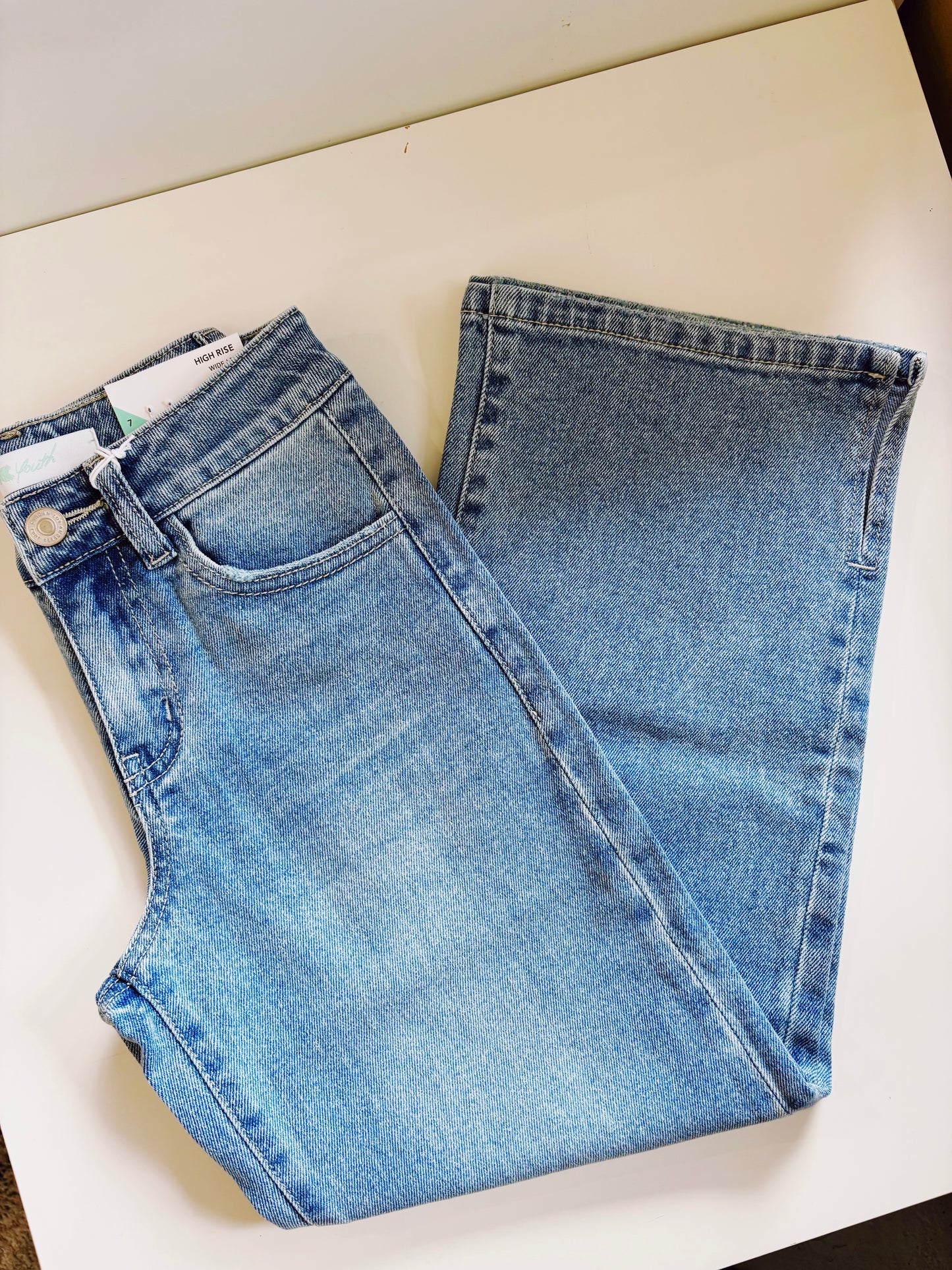 Kan Can Light Wash Frayed Hem Jeans