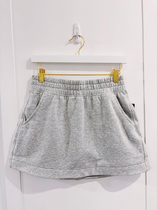 Juniors Grey Cloud Curbed Hem Skort