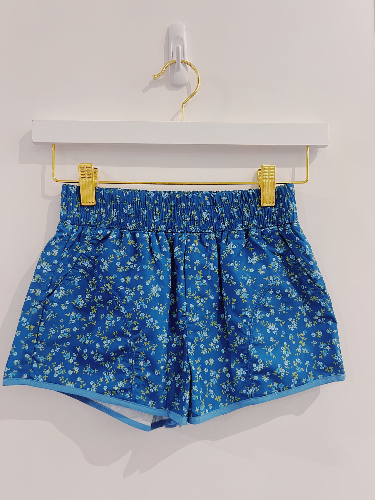 Peach Love Blue Ditsy Flower Sporty Short
