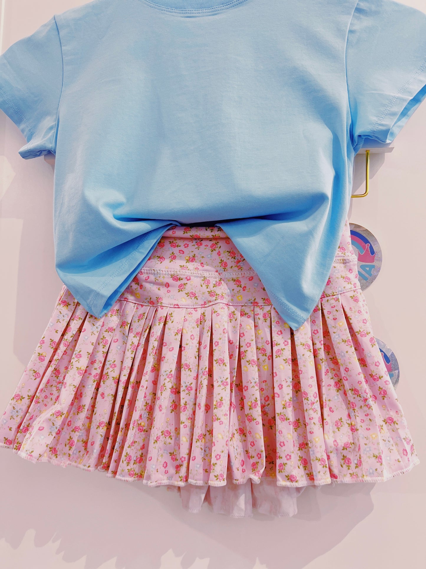 Azarhia Pretty in Pink Flowers Mini Pleated Skort