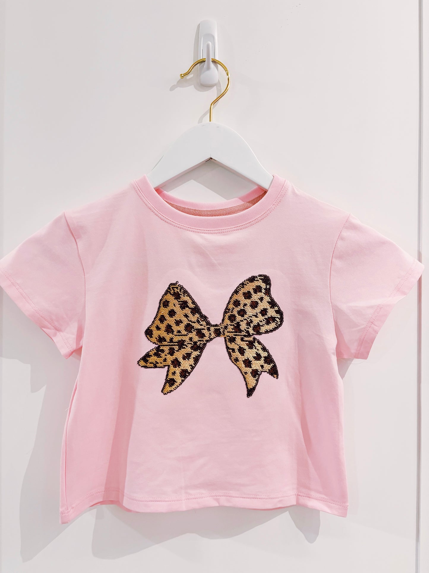 Azarhia Sequin Classic Leopard Bow Boxy Tee