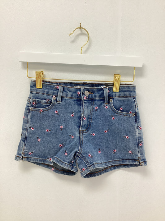 Tractr Brittany Mid Rise Fray Hem Short With Ditsy Floral Embroidery