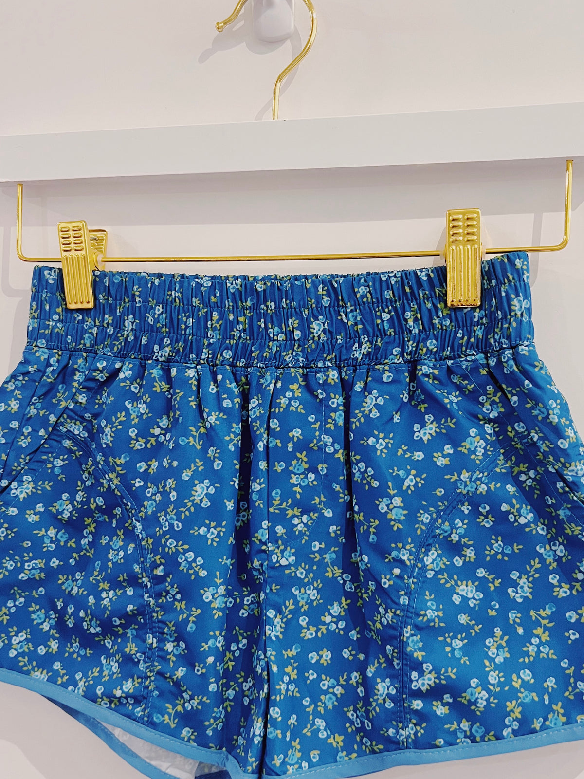 Peach Love Blue Ditsy Flower Sporty Short