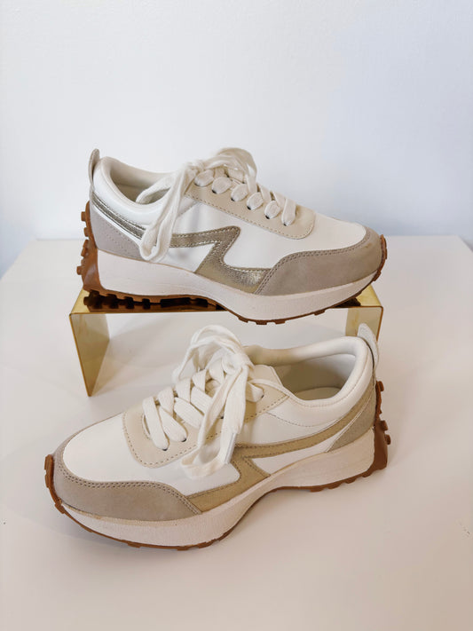 Mia White Samyra Sneaker