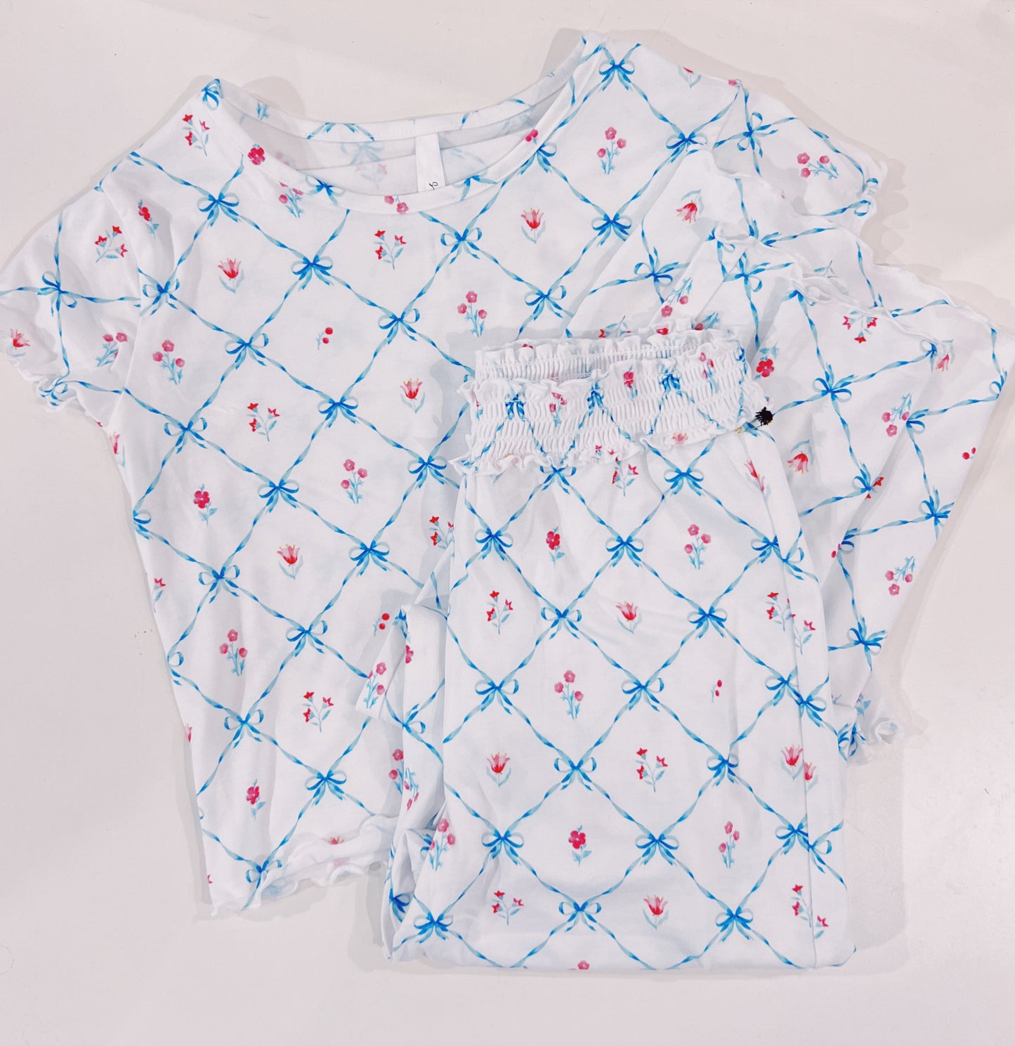 White Lace Pattern Set