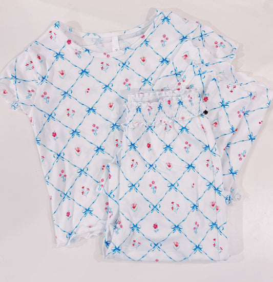 White Lace Pattern Set